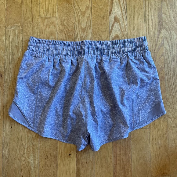 Lululemon High-Waisted 2.5” Hotty Hot Shorts - Picture 2 of 7